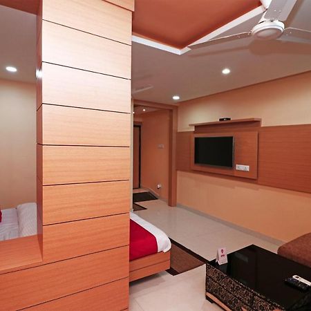 Capital O Hotel Sapphire Inn Gorakhpur Buitenkant foto