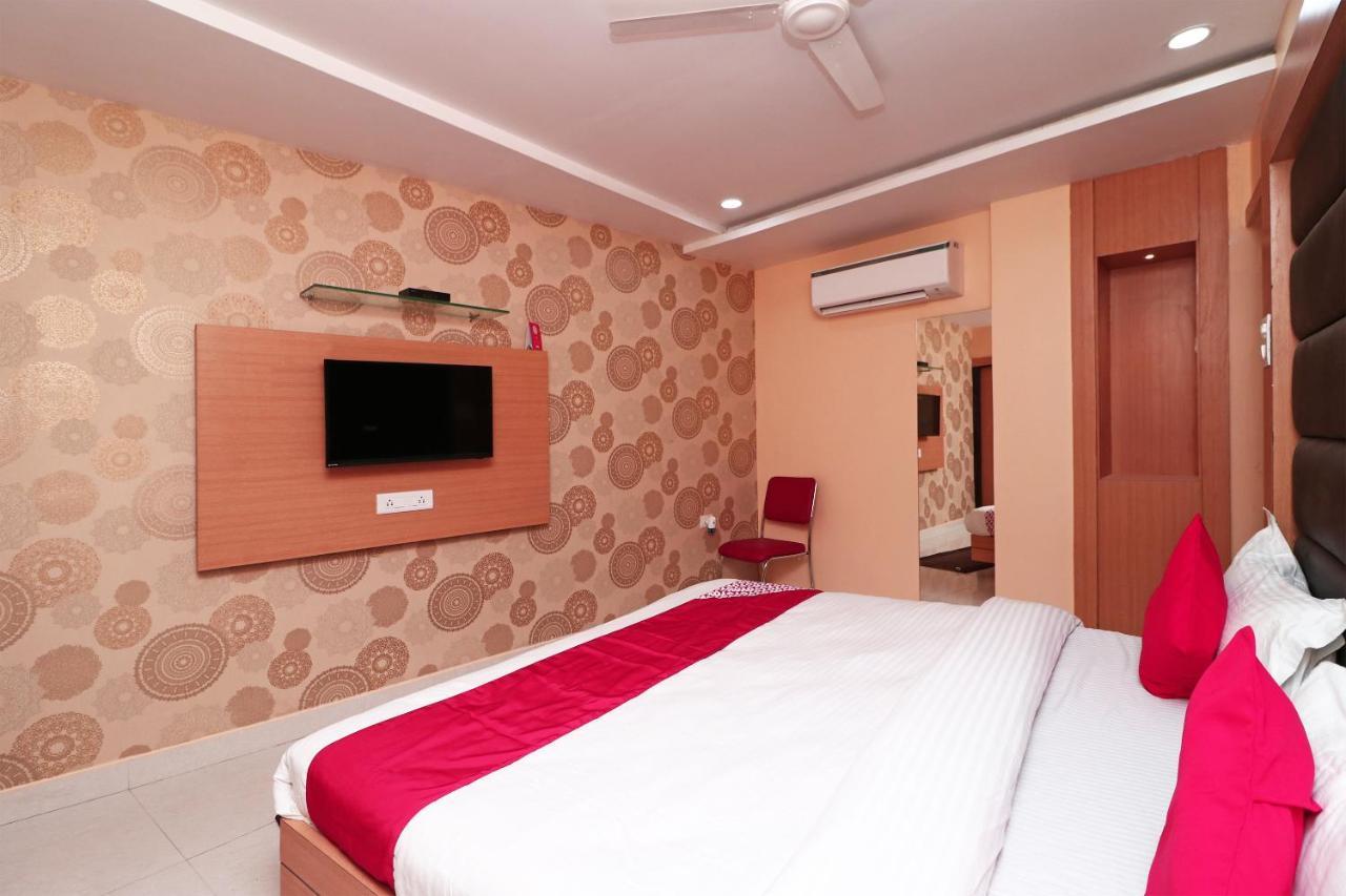 Capital O Hotel Sapphire Inn Gorakhpur Buitenkant foto