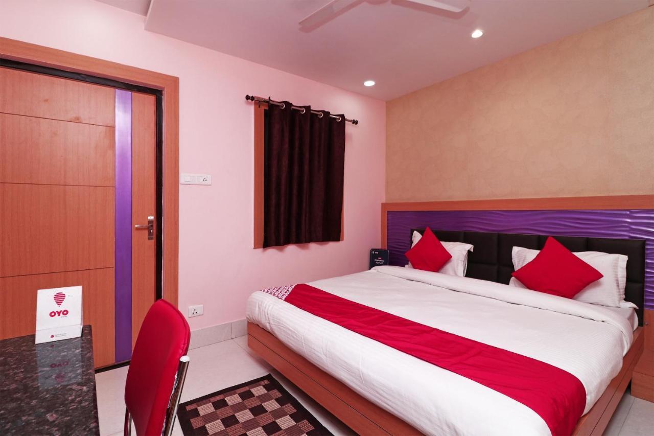 Capital O Hotel Sapphire Inn Gorakhpur Buitenkant foto