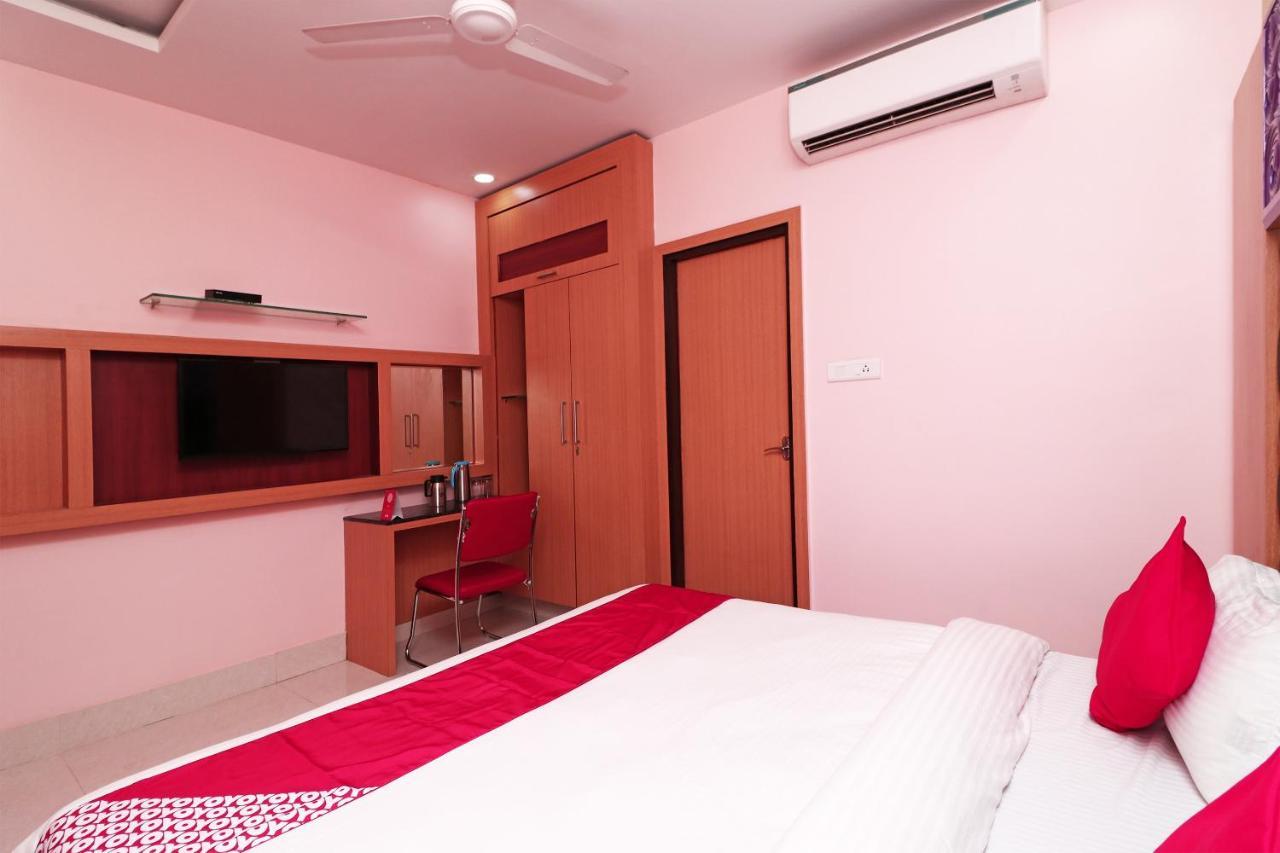 Capital O Hotel Sapphire Inn Gorakhpur Buitenkant foto