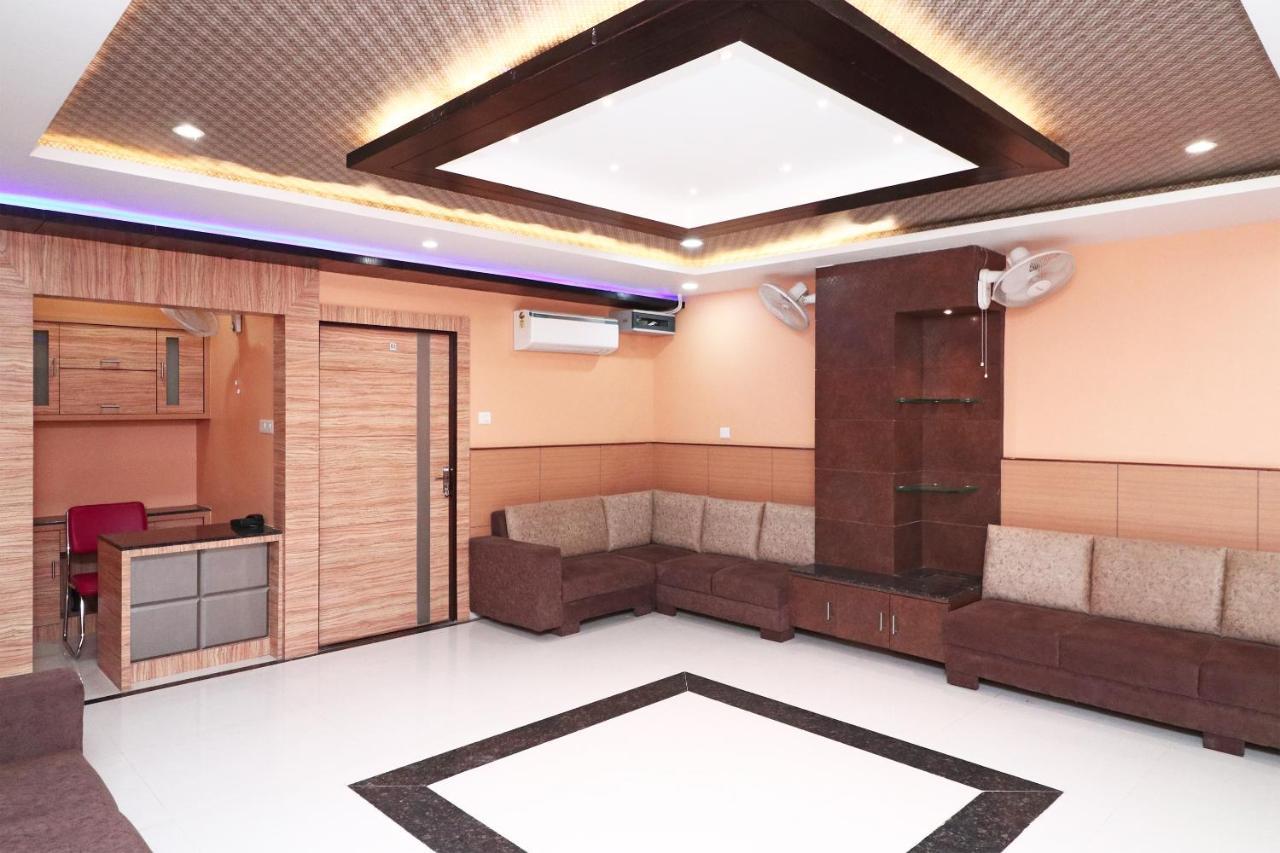 Capital O Hotel Sapphire Inn Gorakhpur Buitenkant foto