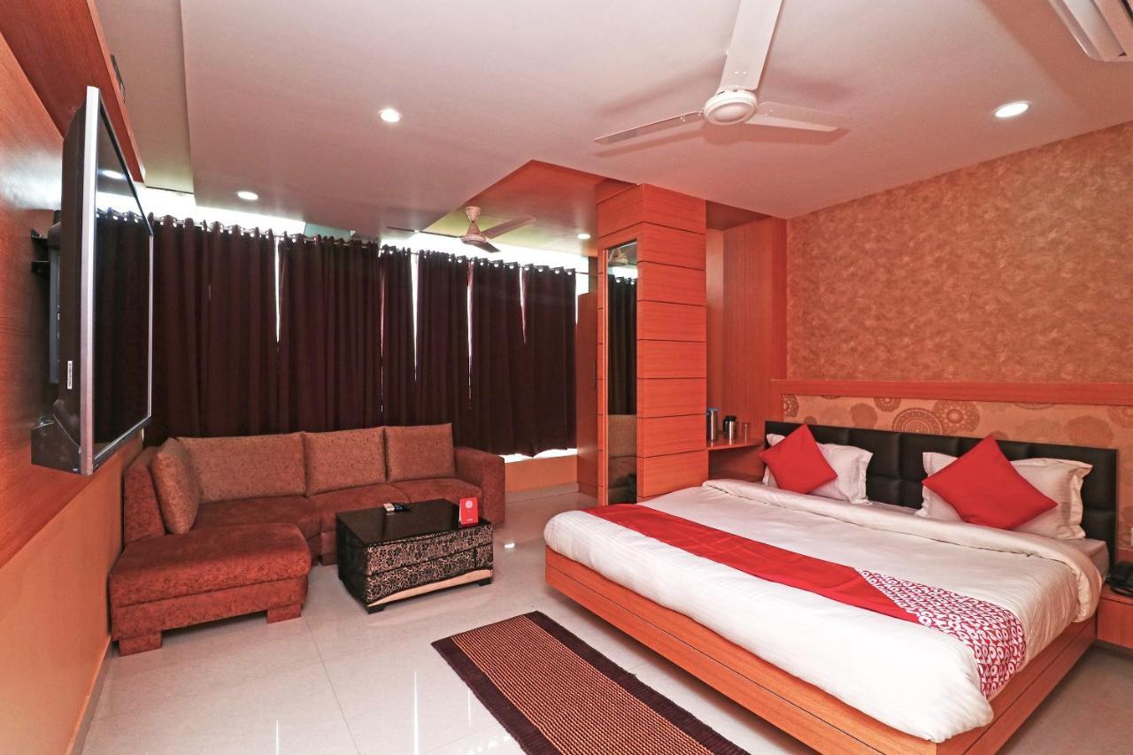 Capital O Hotel Sapphire Inn Gorakhpur Buitenkant foto