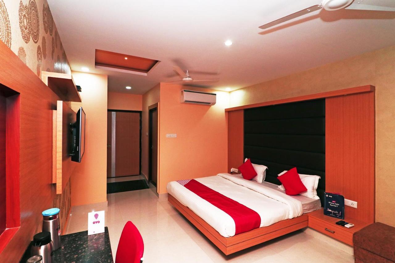 Capital O Hotel Sapphire Inn Gorakhpur Buitenkant foto
